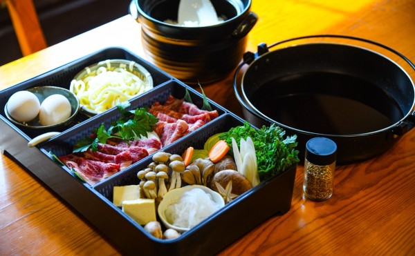 特製すき焼き〜十勝の牛肉2種食べくらべ〜